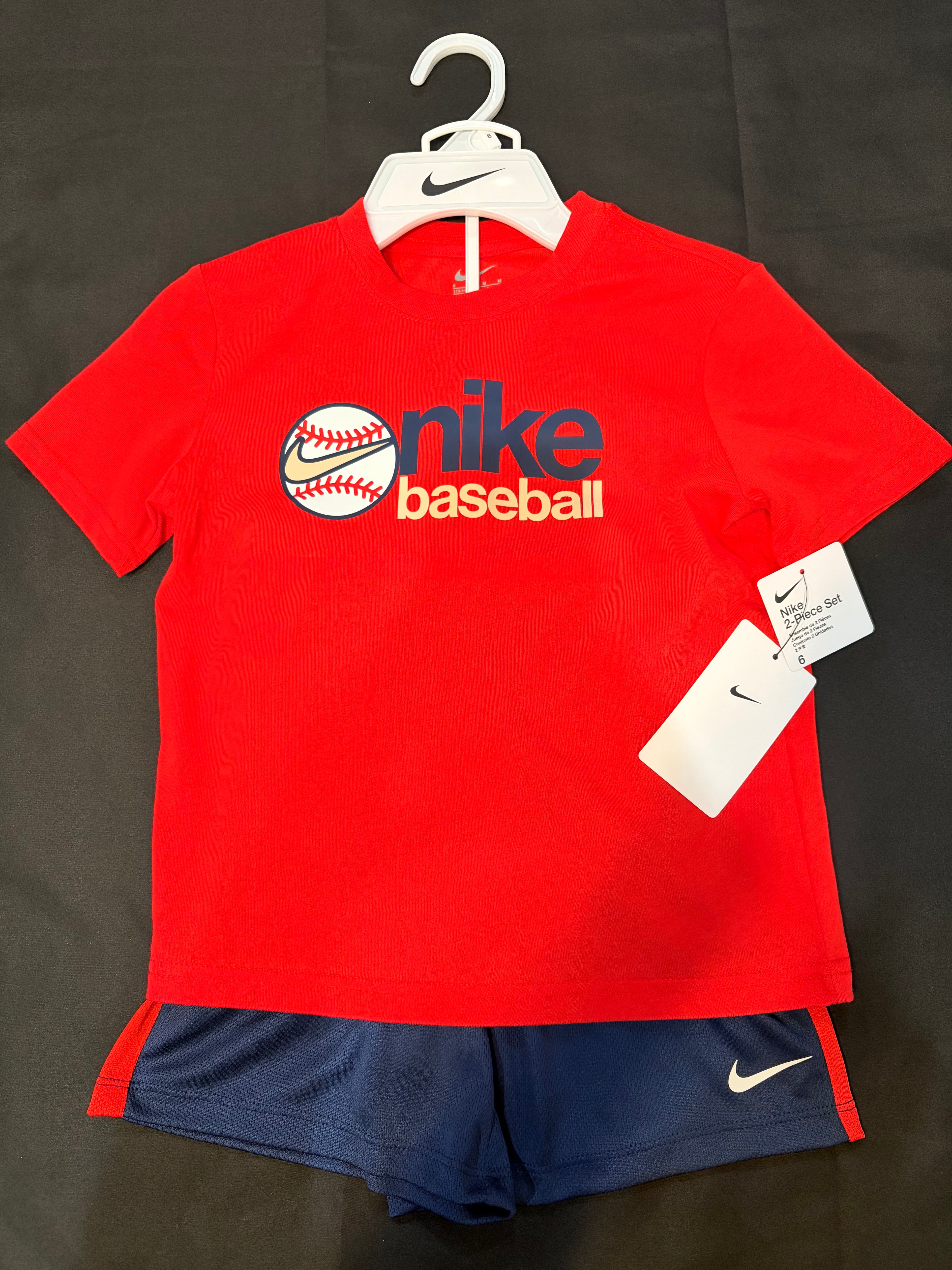 nike Boy 2 piece set Size 6 -  5/6 Yrs